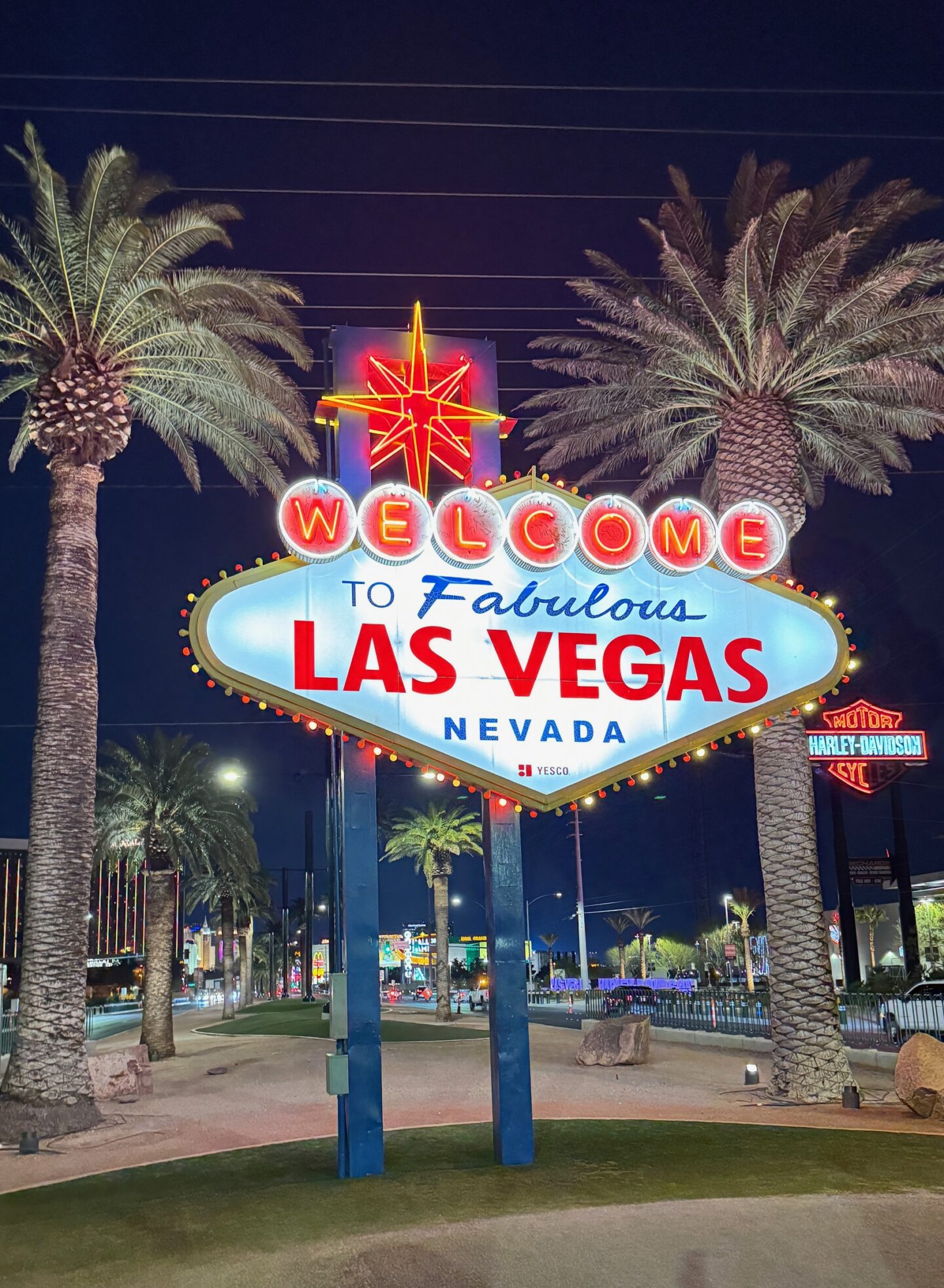 VIVA LAS VEGAS: THE ENTERTAINMENT CAPITAL OF THE WORLD